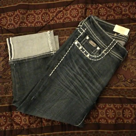 LA idol Cross Pocket Cuffed Capri Jeans - Picture 3 of 5